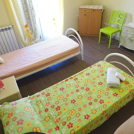 פקינו Appartamento Mariella Via Lipari N 8 מראה חיצוני תמונה