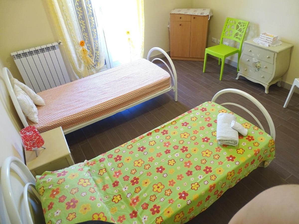 פקינו Appartamento Mariella Via Lipari N 8 מראה חיצוני תמונה