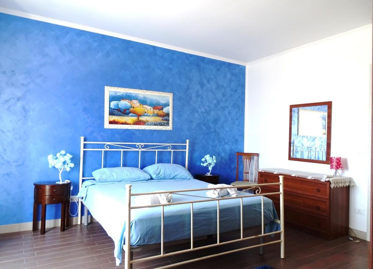 פקינו Appartamento Mariella Via Lipari N 8 מראה חיצוני תמונה